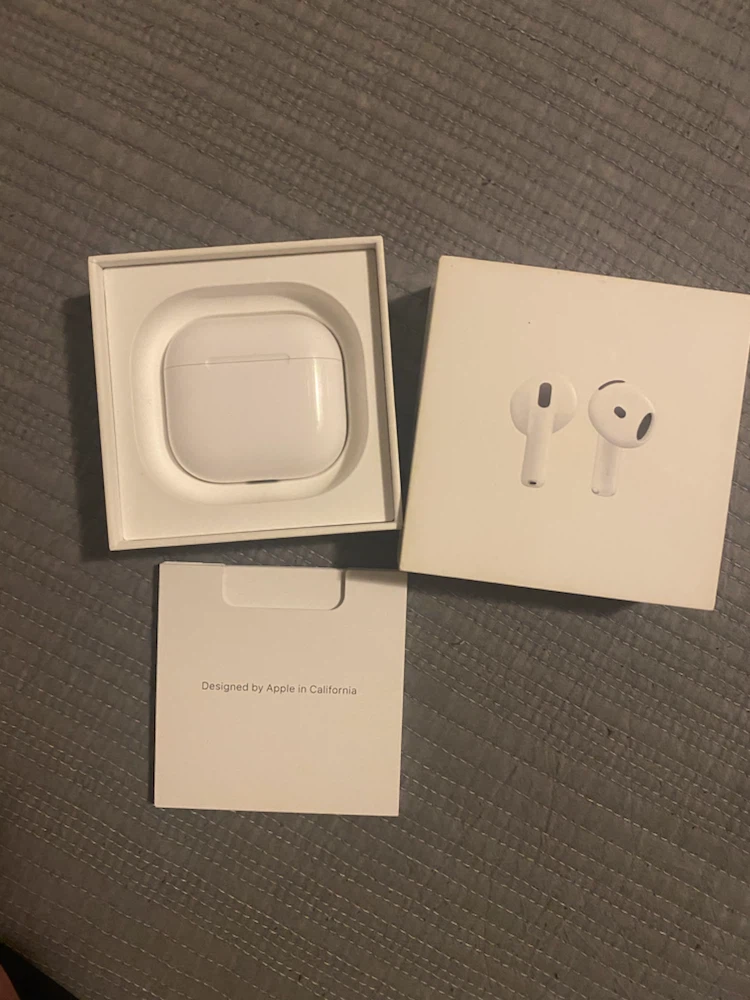 Apple AirPods 4