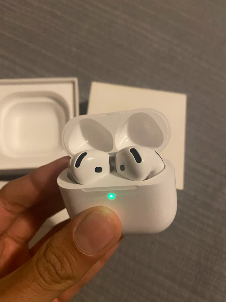 Apple AirPods 4 - photo 2