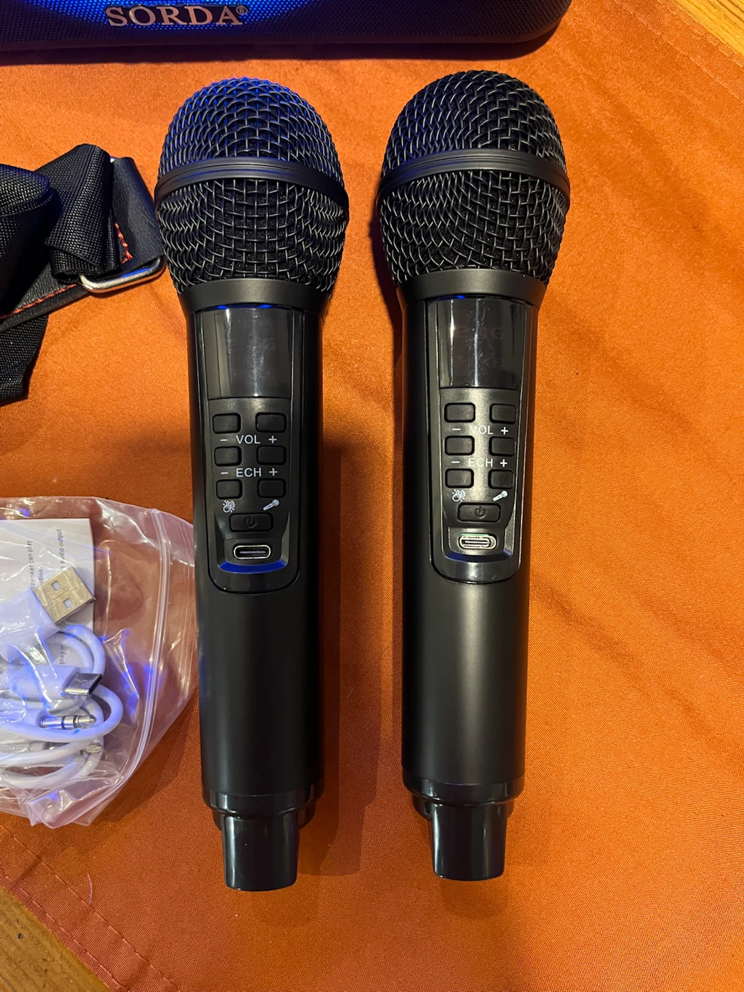 Karaoke Machine, 2 Microphones, Bluetooth, New - photo 2
