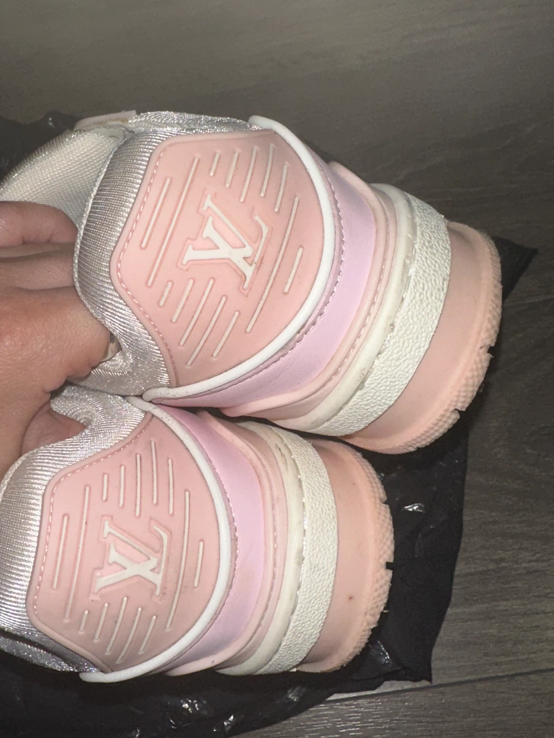 Louis Vuitton White and Pink Sneakers - photo 3