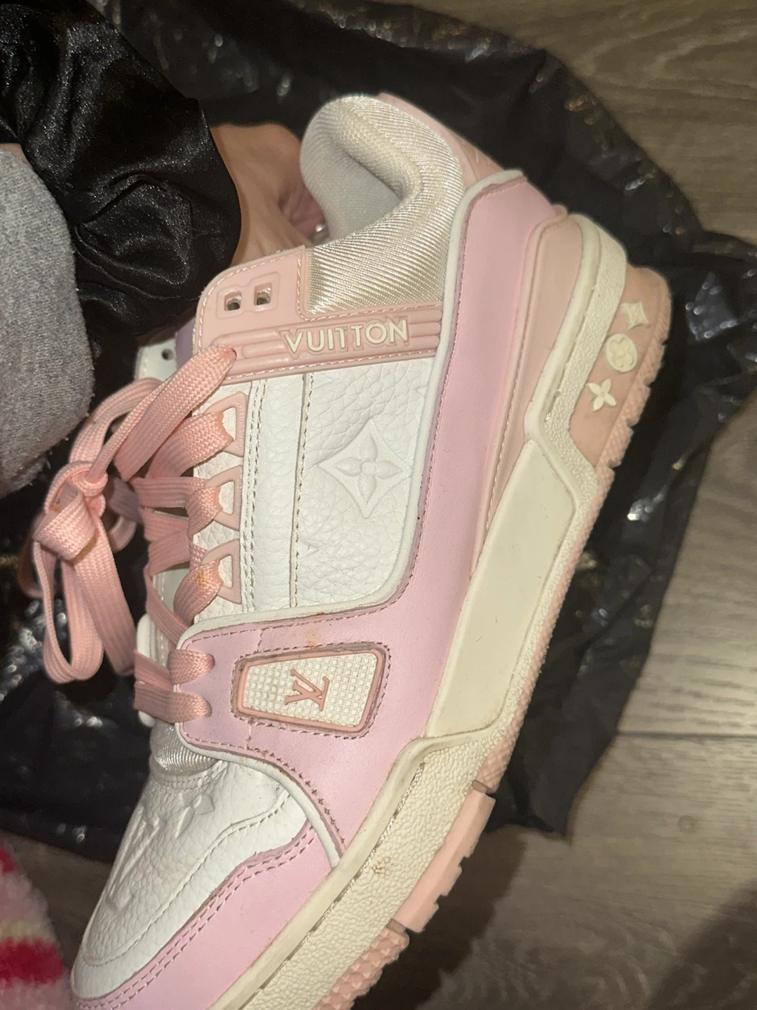 Louis Vuitton White and Pink Sneakers - photo 4
