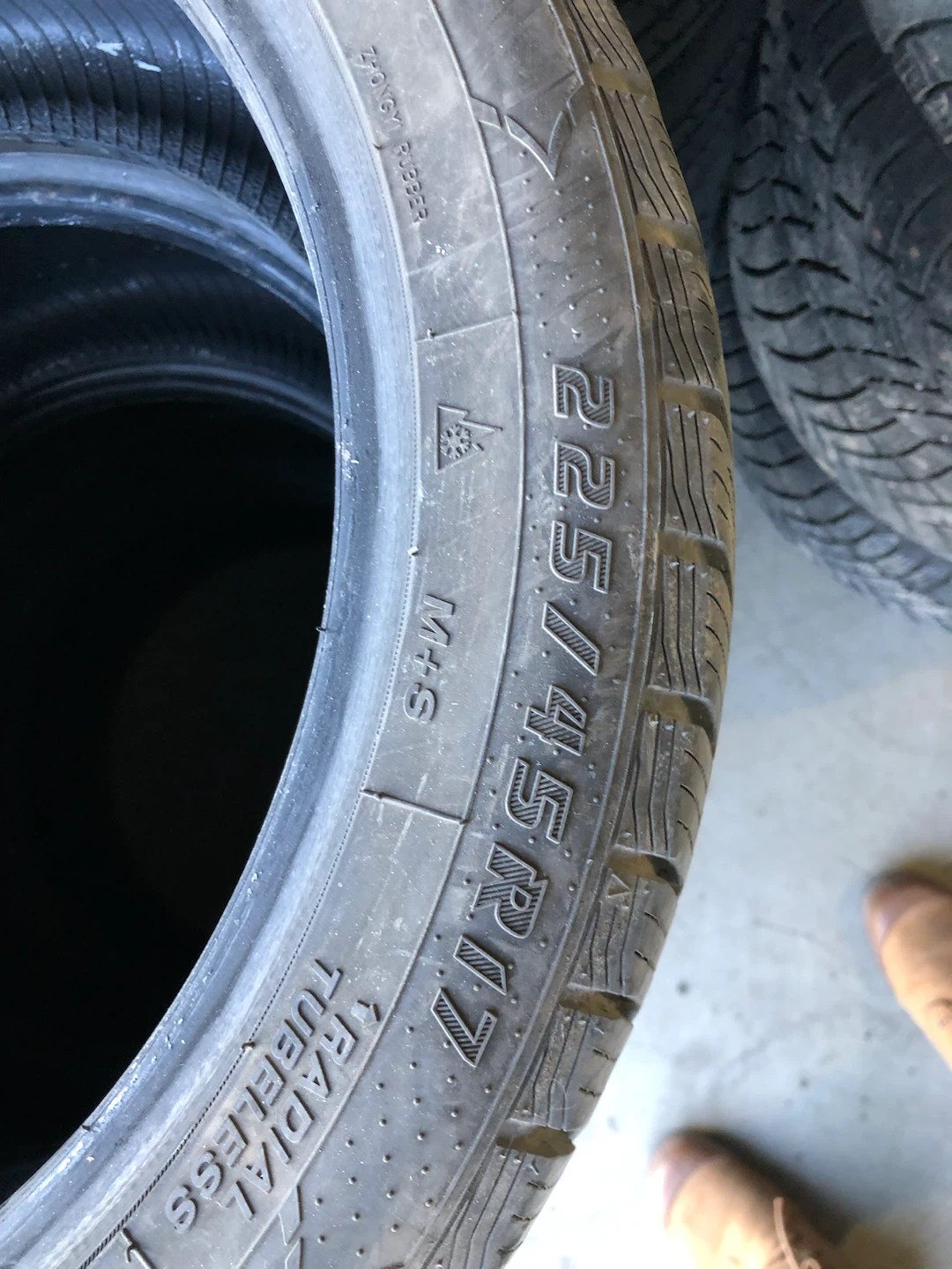 225/45R17 Joyroad RX808 Tires - photo 2