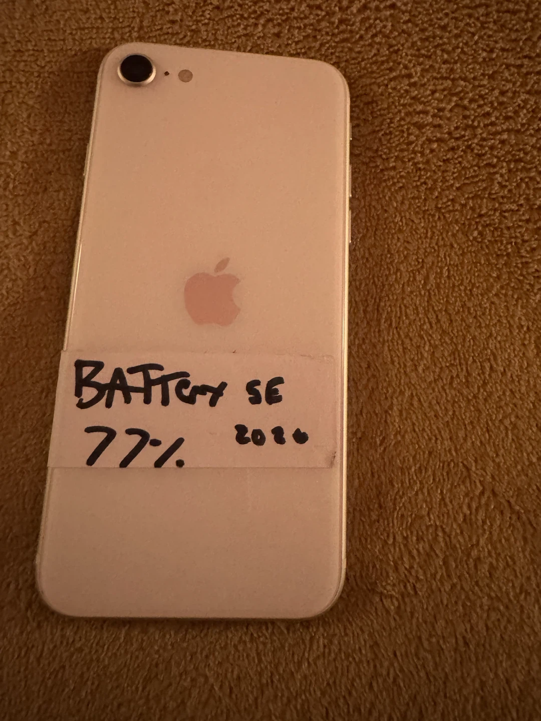 Apple iPhone SE 2020 - photo 2