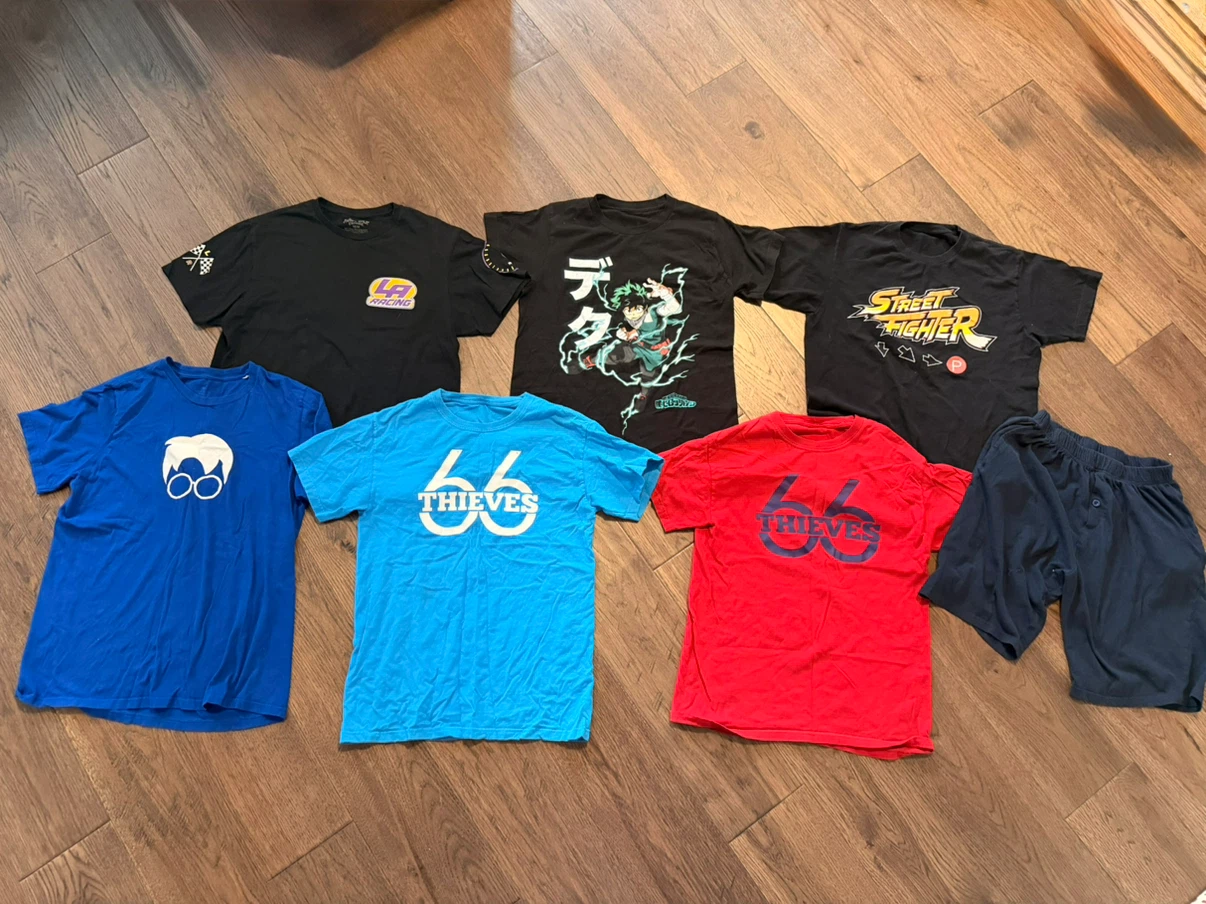$5 for all!! Men’s Size M Graphic T-Shirts and Shorts Bundle