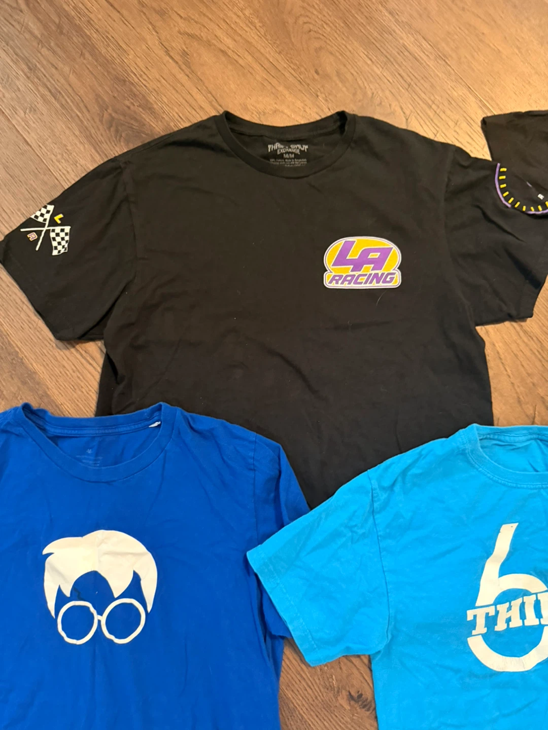 $5 for all!! Men’s Size M Graphic T-Shirts and Shorts Bundle - photo 3
