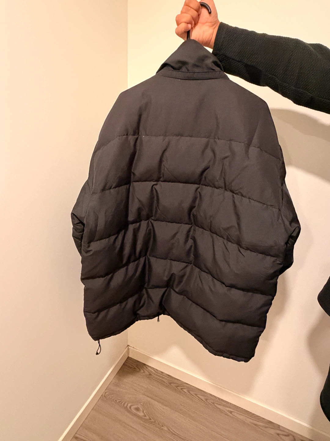 MOVING SALE- Asics Black Puffer Jacket - photo 3