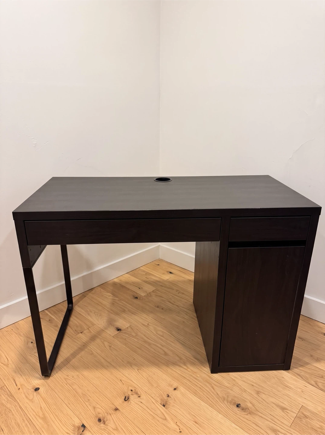 IKEA MICKE desk