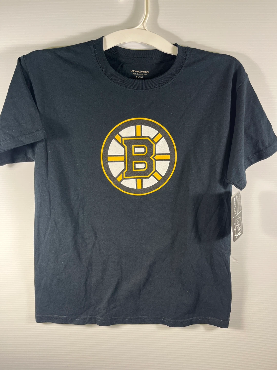 🏷️ Brand New Boston Bruins Youth Tee (NWT) – Perfect Gift! - photo 2