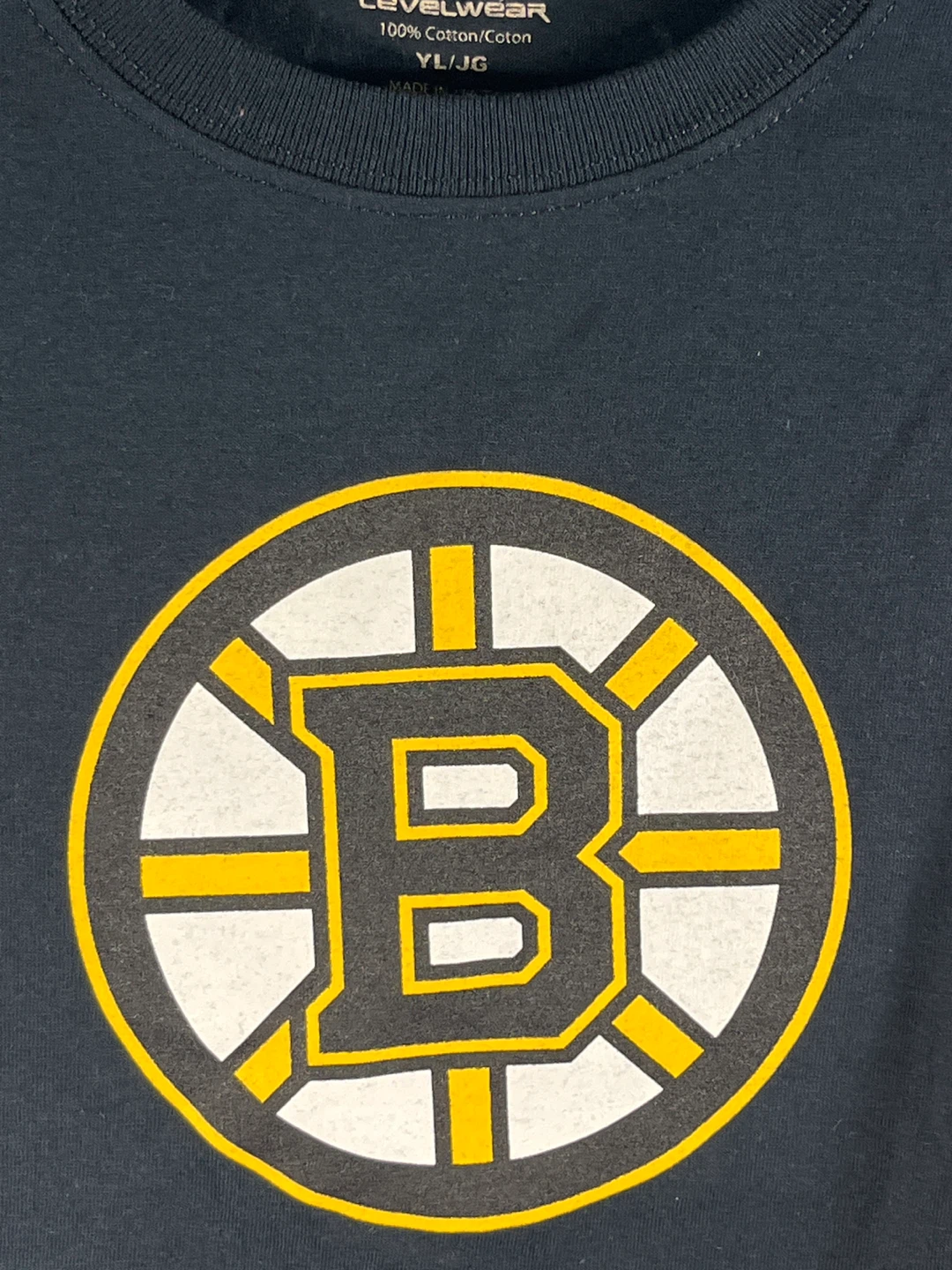 🏷️ Brand New Boston Bruins Youth Tee (NWT) – Perfect Gift! - photo 3
