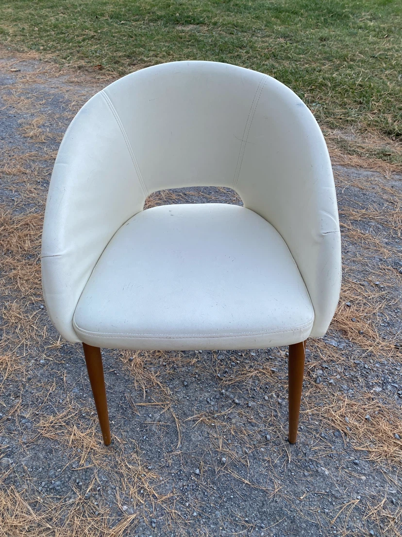 LumiSource Renee Cream Accent Chair - photo 4