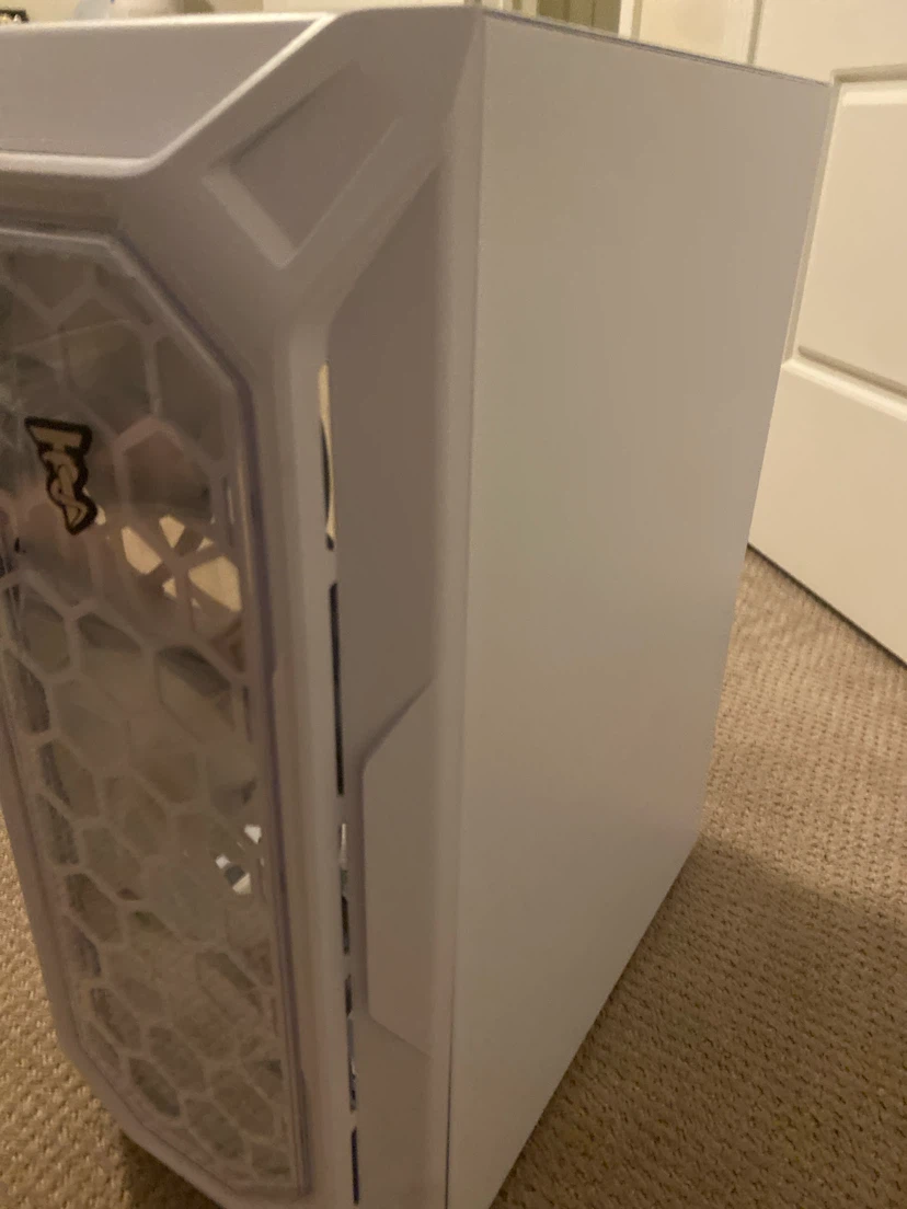 White VIPRTECH Gaming PC - photo 5