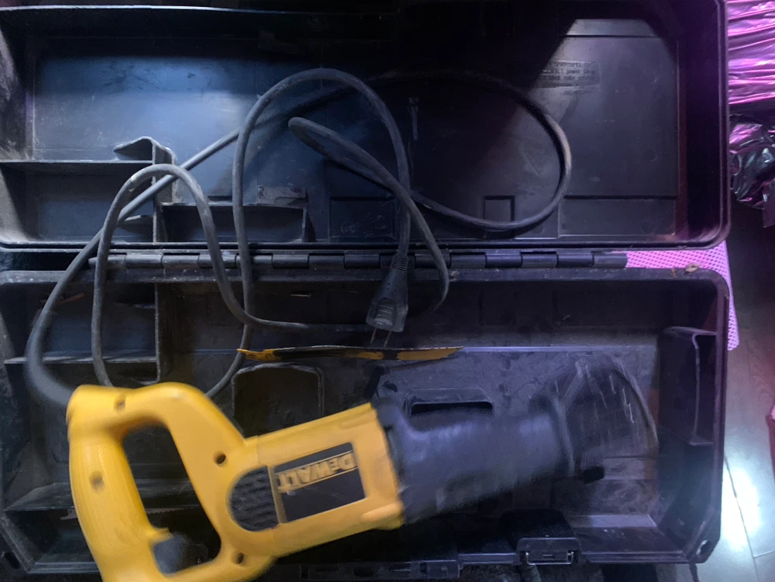 DeWalt DW304P Reciprocating Saw with Case - photo 2