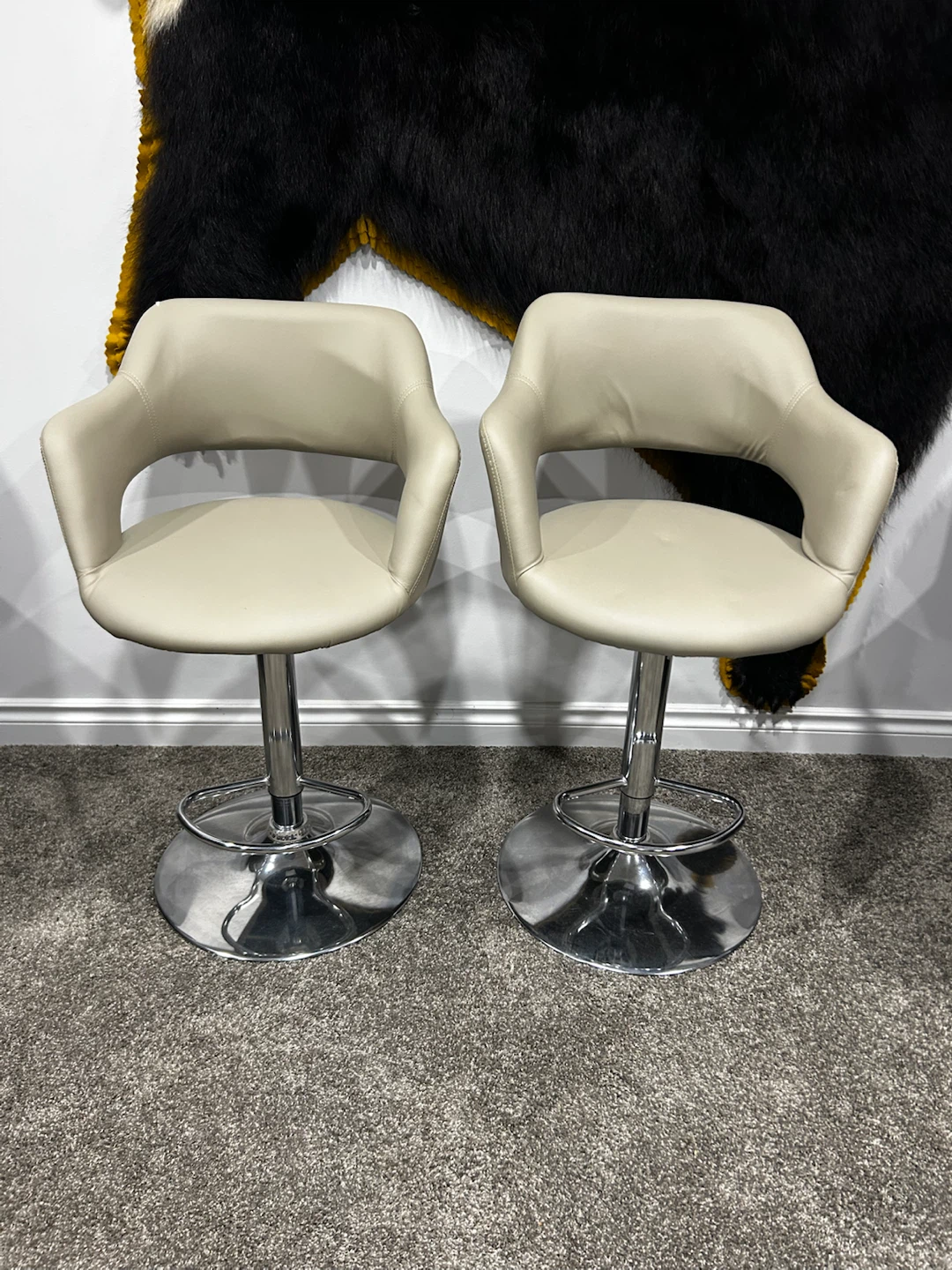 Set of 3 Beige Adjustable Bar Stools