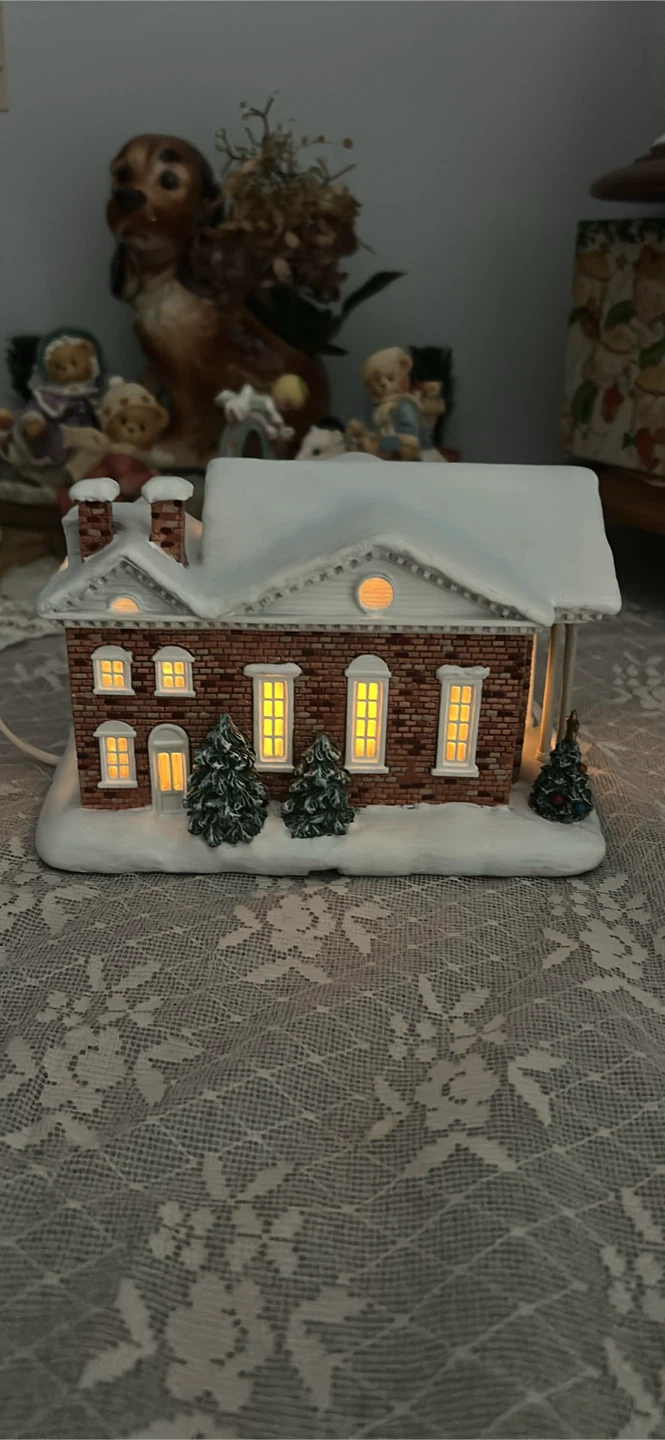 Hawthorne Village Norman Rockwell Christmas Village Bank - photo 2