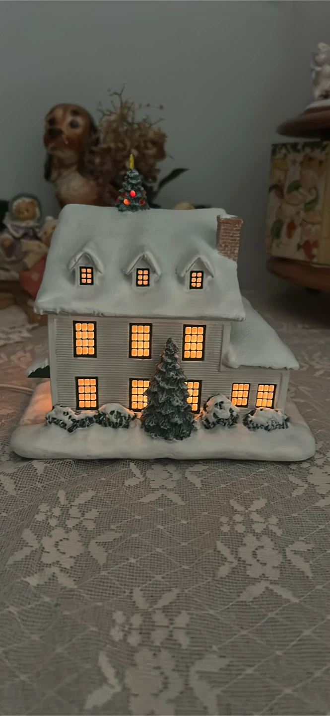 Nejaime's Stockbridge Shop Christmas Village House - photo 4