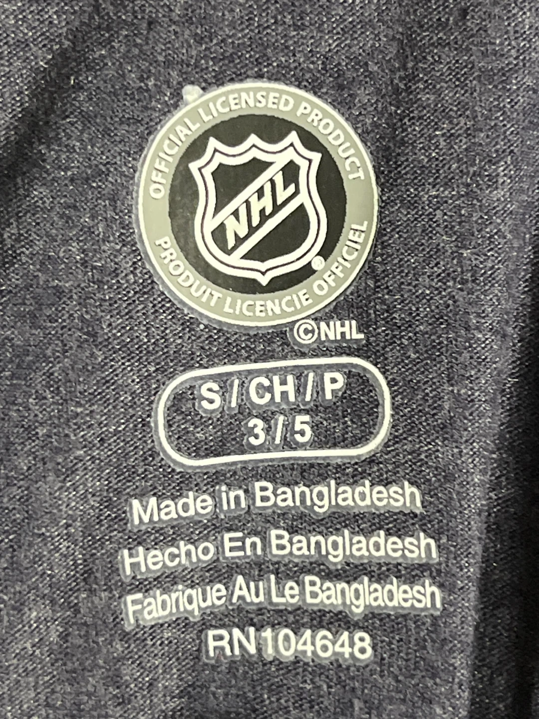 NWT Women’s Vancouver Canucks  Tee – Size S (3/5) 🎁 - photo 4