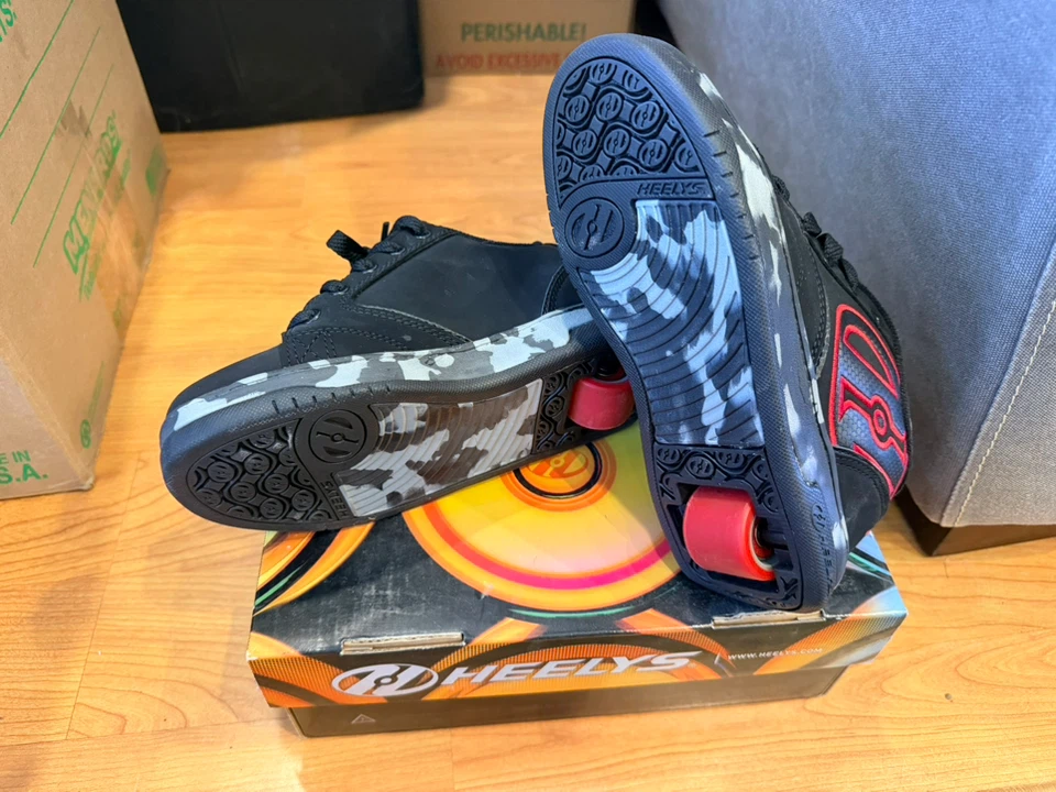 Heelys Propel 2.0 Youth Size 3 Black and Red - photo 2
