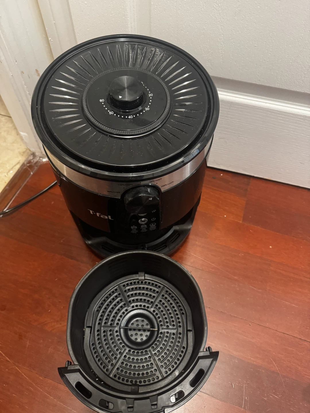 T-fal Air Fryer Model EY1208 - photo 2