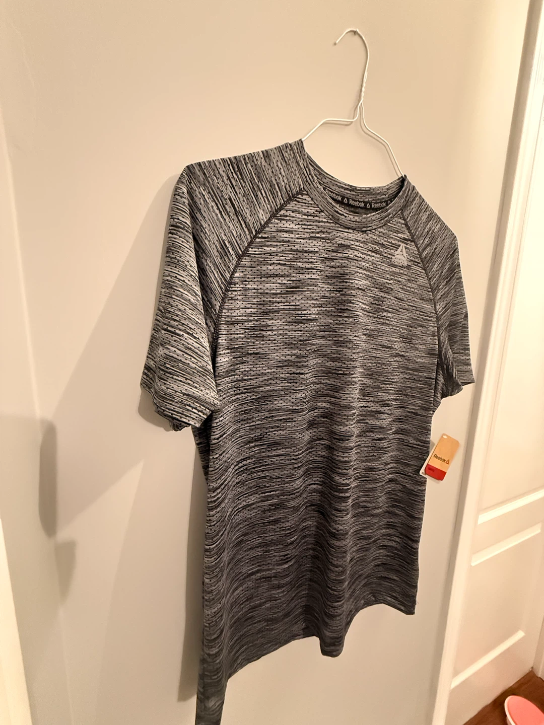 NEW Reebok Men’s Press Gym Shirt - Grey/Black - Size Medium - photo 2