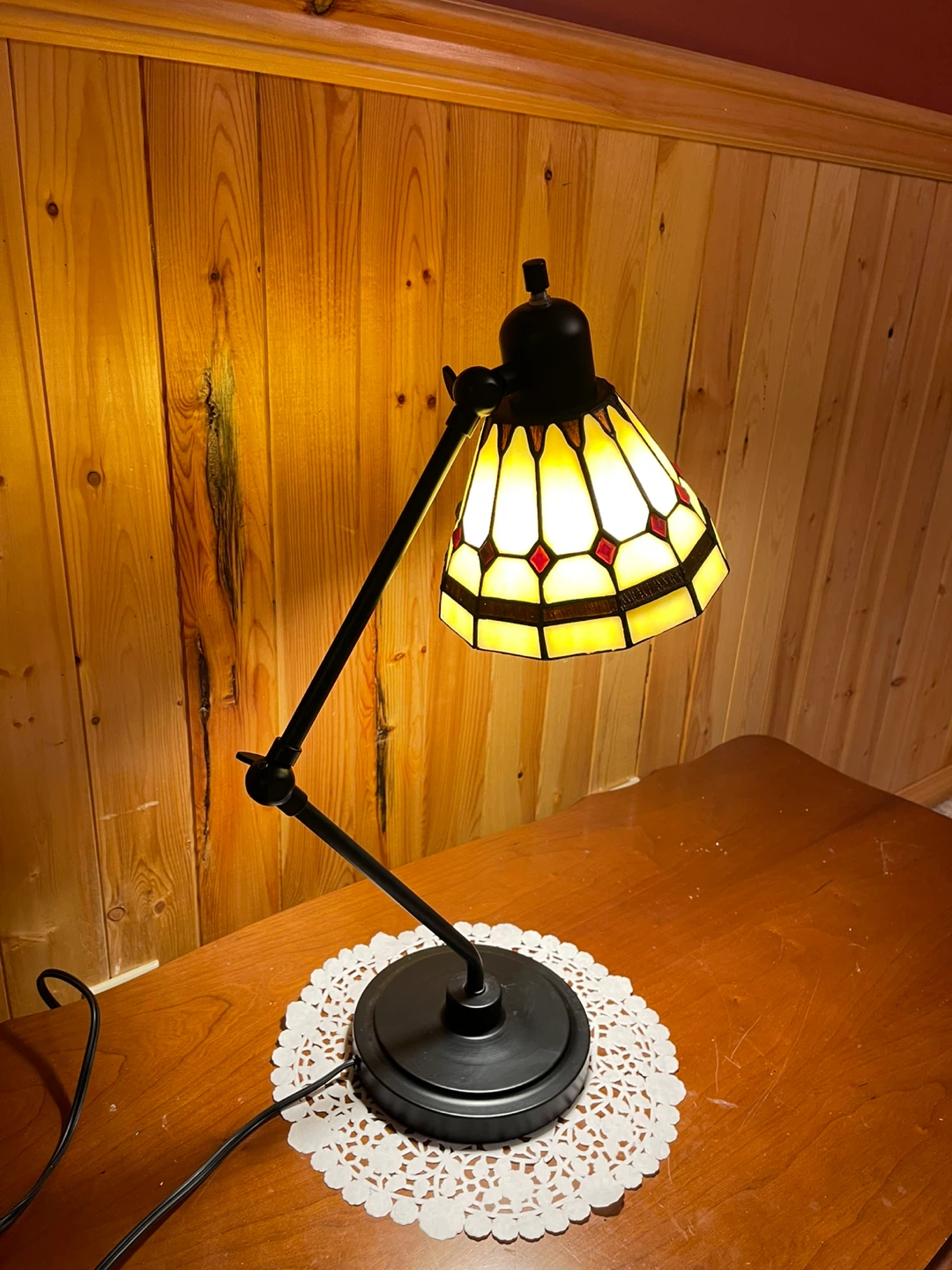 A beautiful Tiffany Style stained glass desk lamp - photo 2