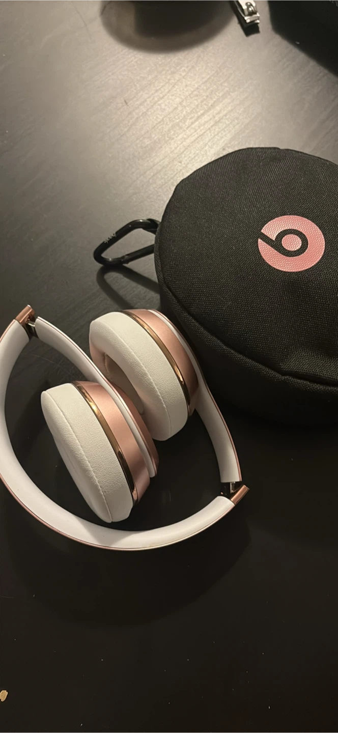 Beats Solo3 Wireless Headphones - photo 3