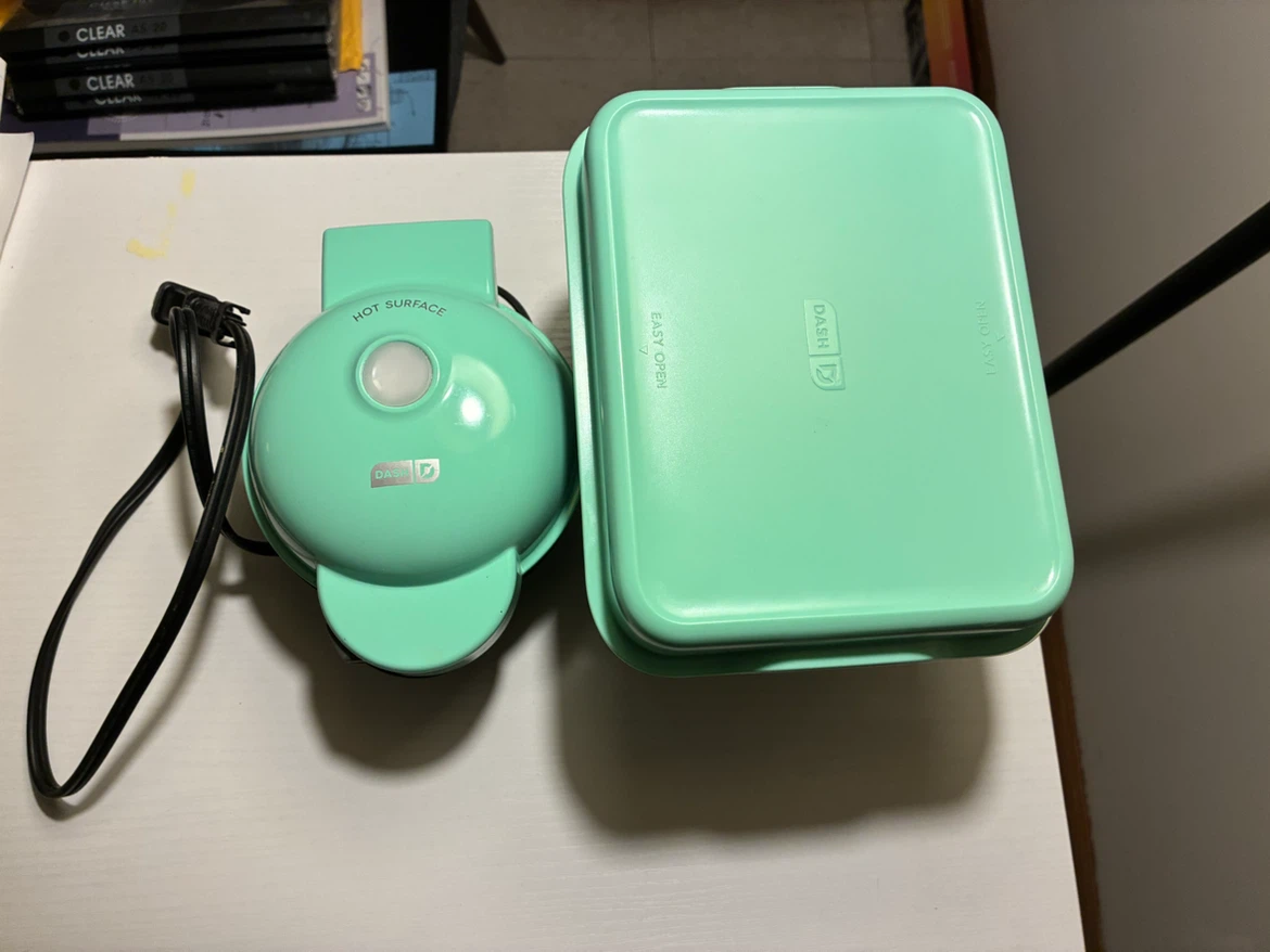 Dash Mini Waffle Maker with Storage Case - photo 3