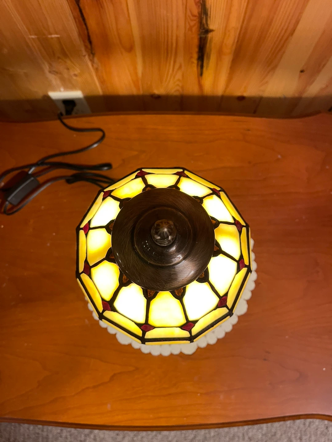 A cute Tiffany Style stained glass table lamp - photo 4