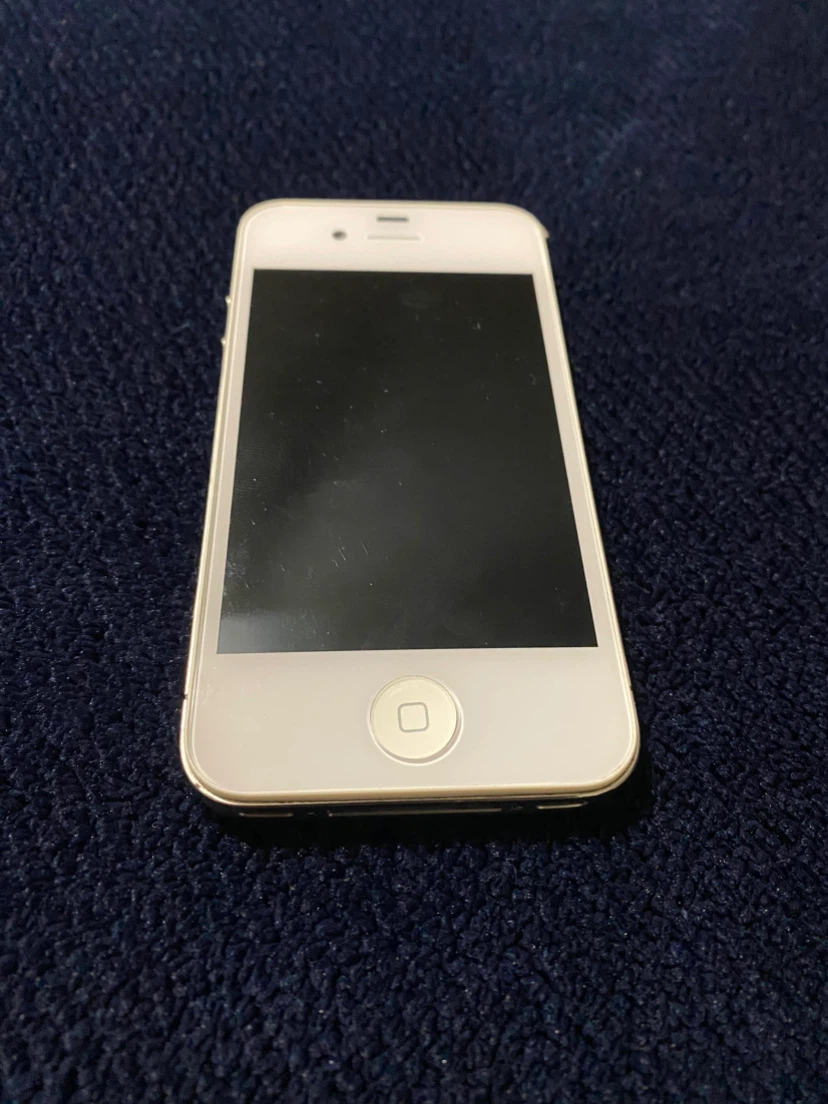 White Apple iPhone 4s Model A1387 ***