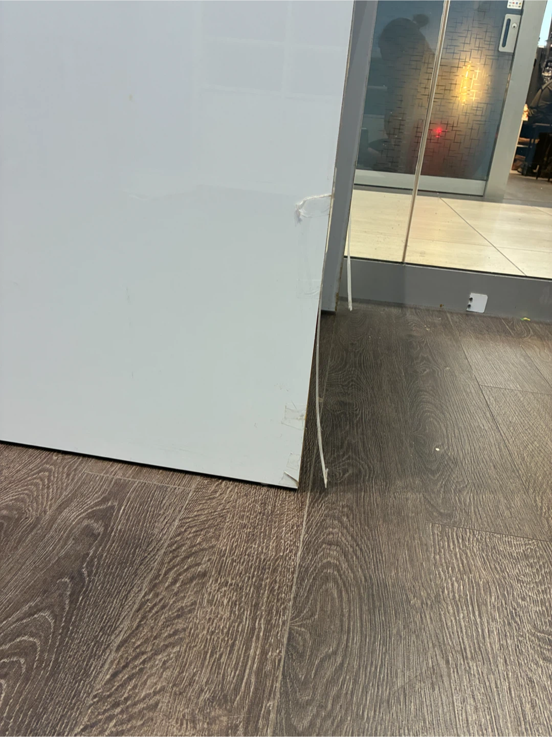 White Reception Desk - photo 3