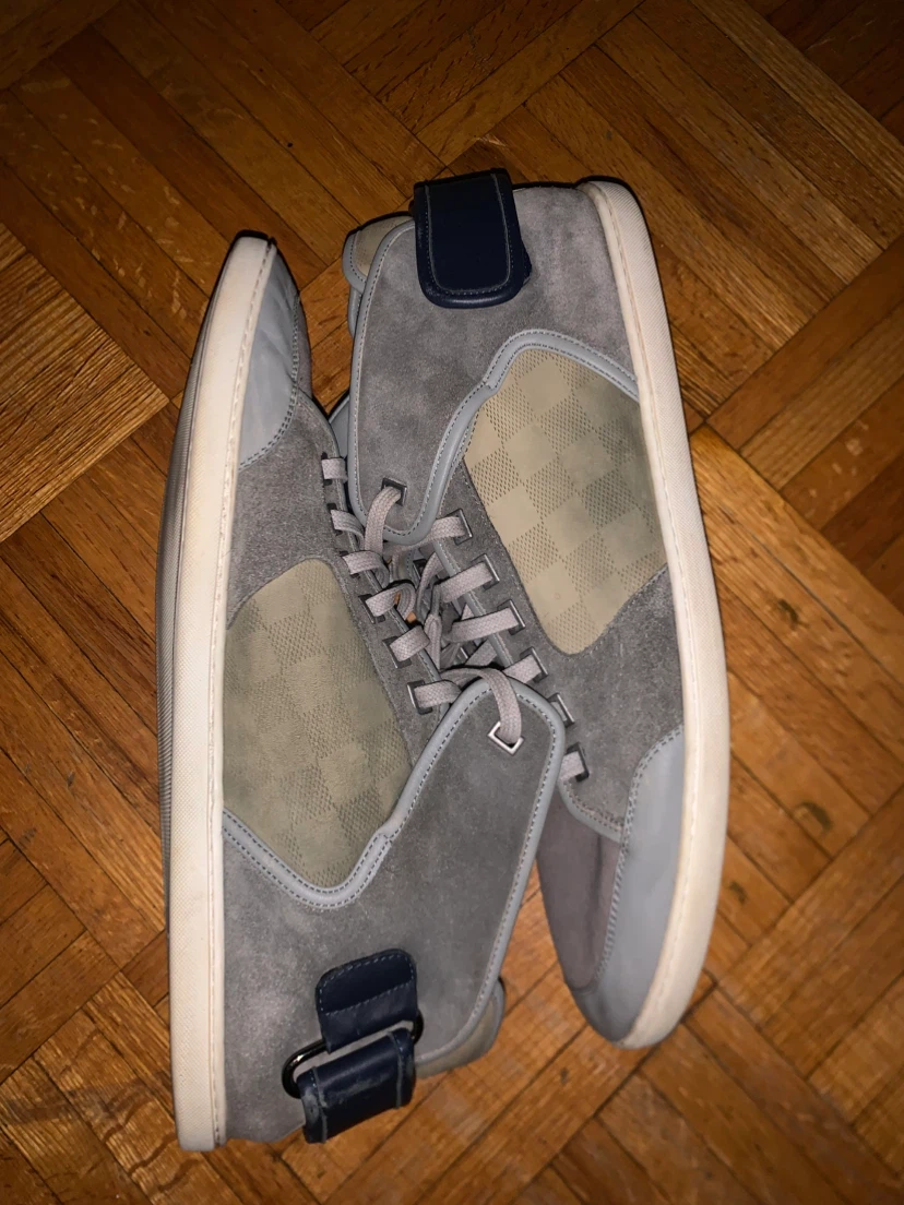 Louis Vuitton Grey Sneakers Size 11 - photo 2