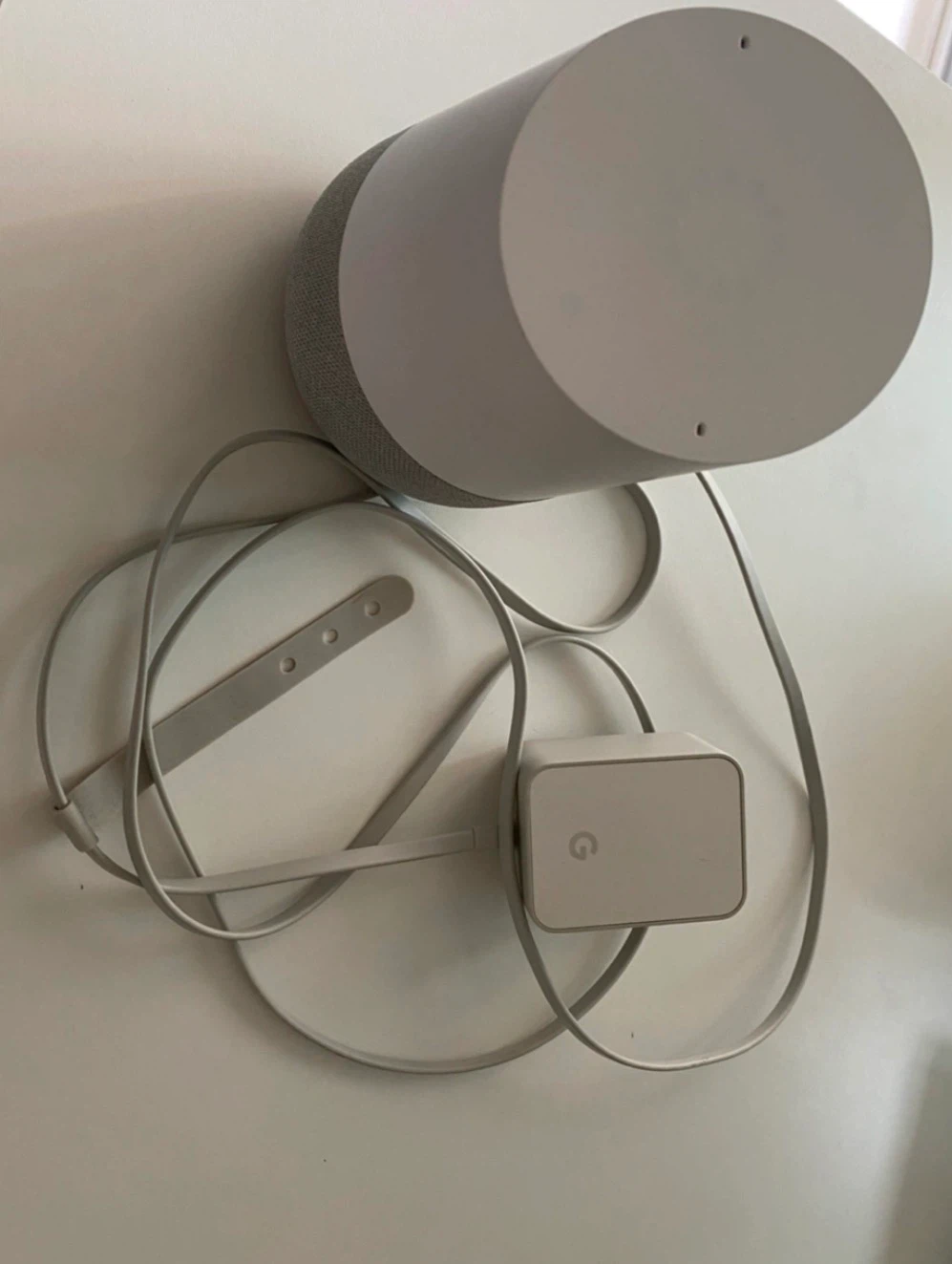 Google Home Wireless Speaker and Assistant