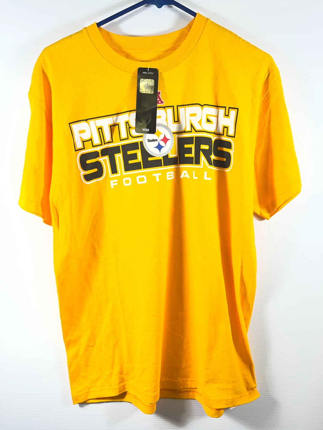 🏈 NWT Pittsburgh Steelers Football Tee — Size Medium