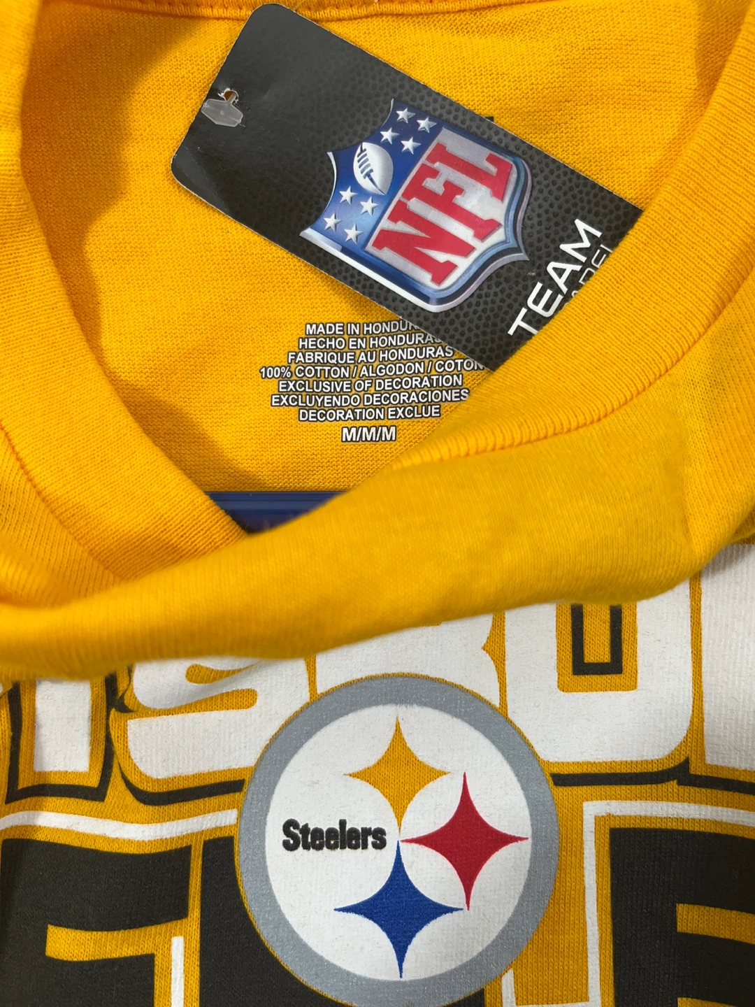 🏈 NWT Pittsburgh Steelers Football Tee — Size Medium - photo 3