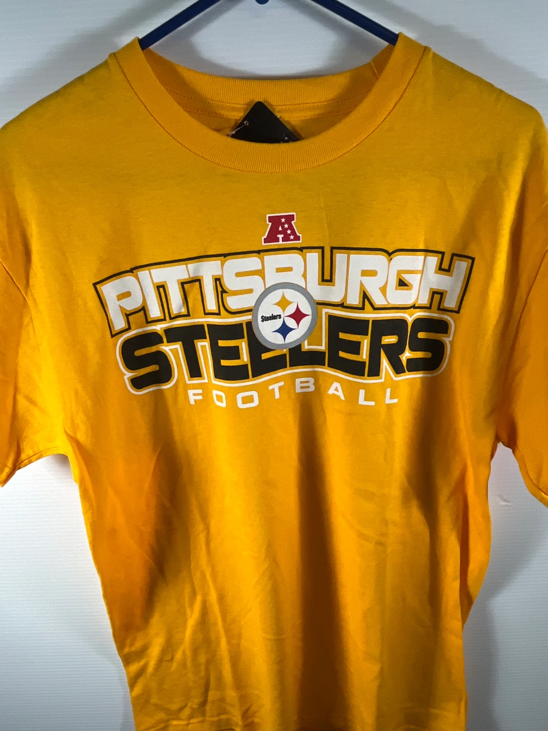 🏈 NWT Pittsburgh Steelers Football Tee — Size Medium - photo 5