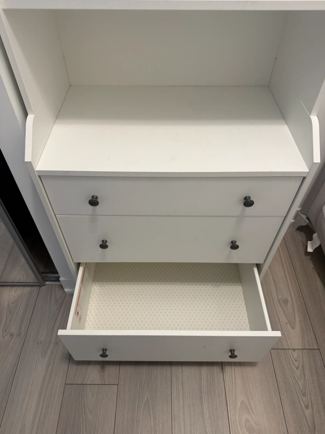 White Dresser with Hutch - photo 4