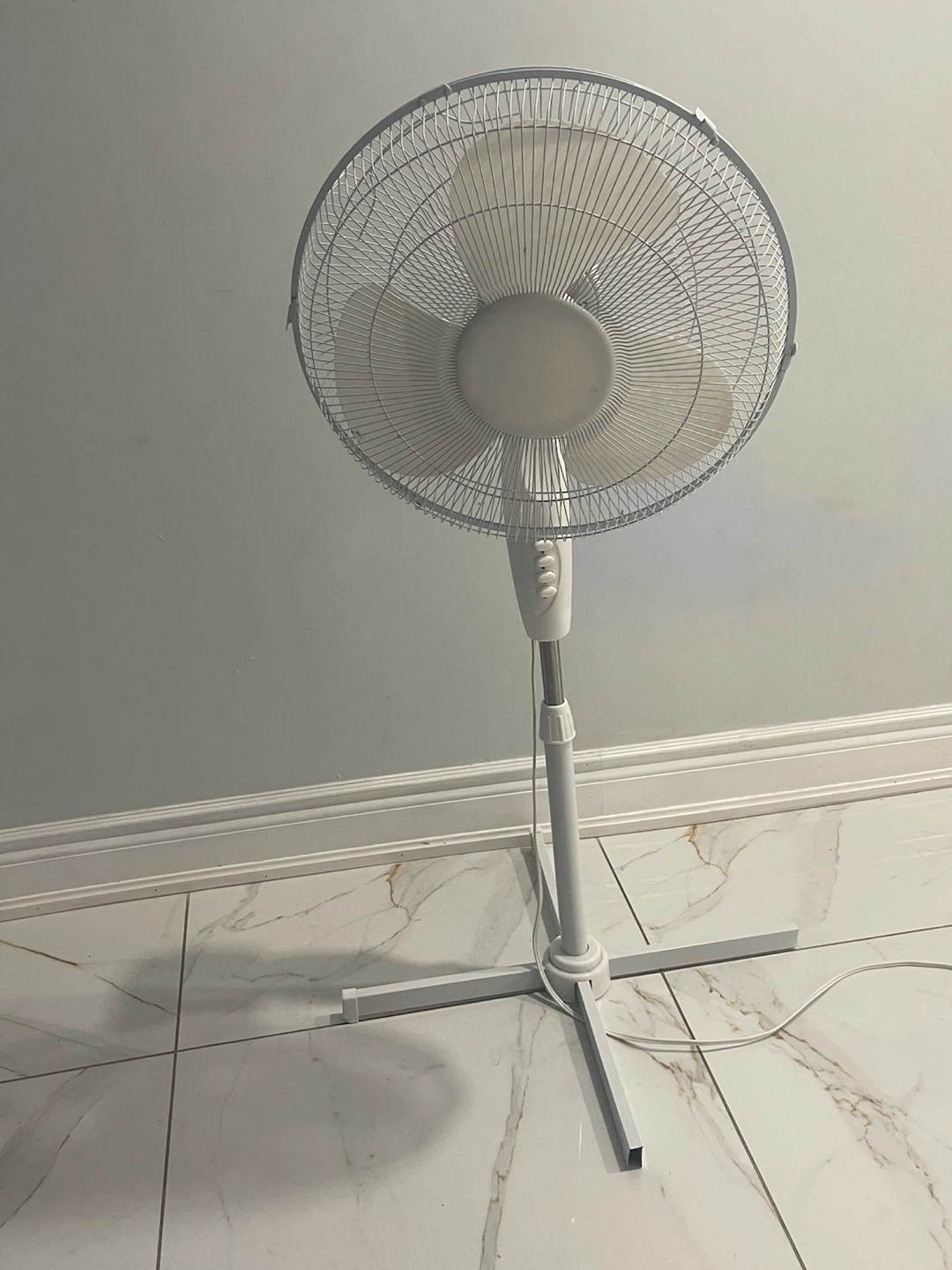 16-inch Stand Fan White