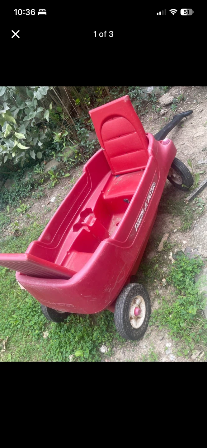 Radio Flyer Red Plastic Wagon