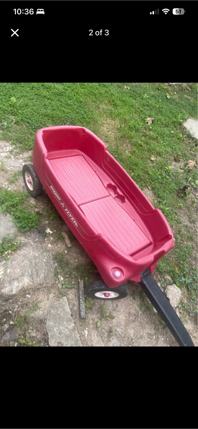 Radio Flyer Red Plastic Wagon - photo 2