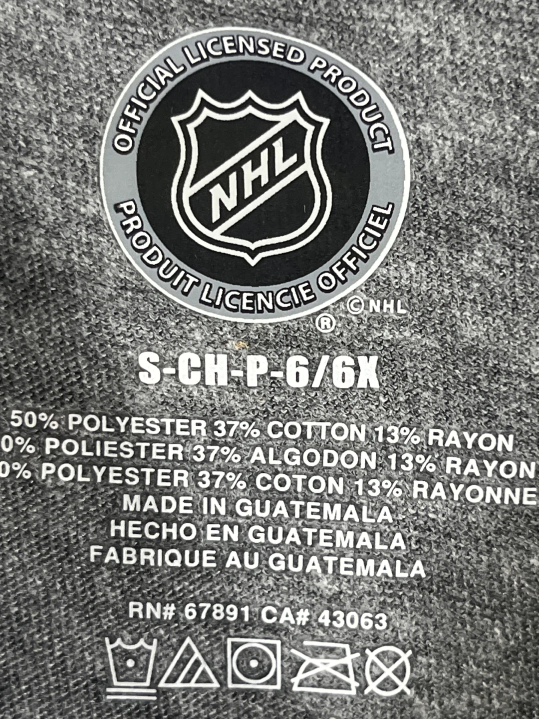 Brand New with Tags! Official NHL Vancouver Canucks Girls Tee 🏒 - photo 4