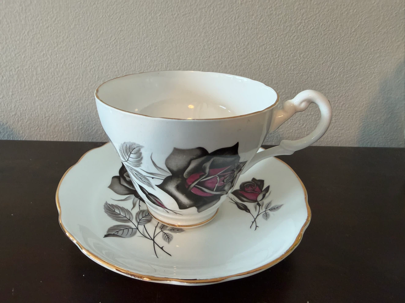 Set of 7 Vintage Bone China Tea Cups and Saucers - photo 2