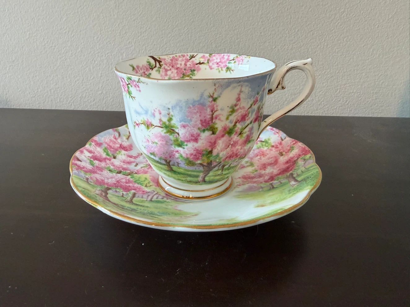 Set of 7 Vintage Bone China Tea Cups and Saucers - photo 3