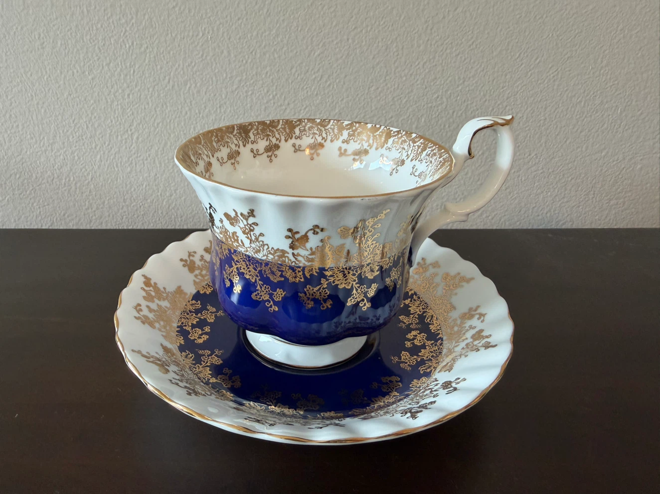 Set of 7 Vintage Bone China Tea Cups and Saucers - photo 5