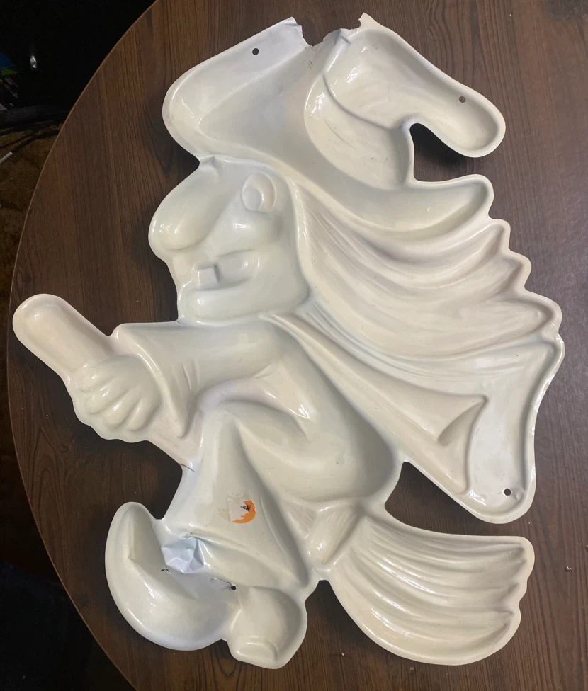 Vintage 1970s Halloween Vacuform Plastic Flying Witch - photo 2