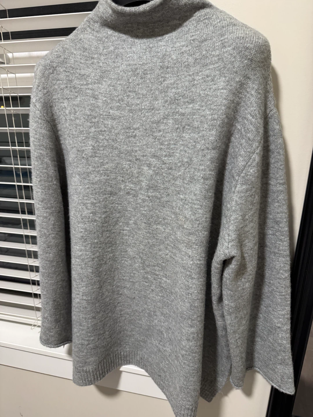 Zara Knit Grey Turtleneck Sweater, like new