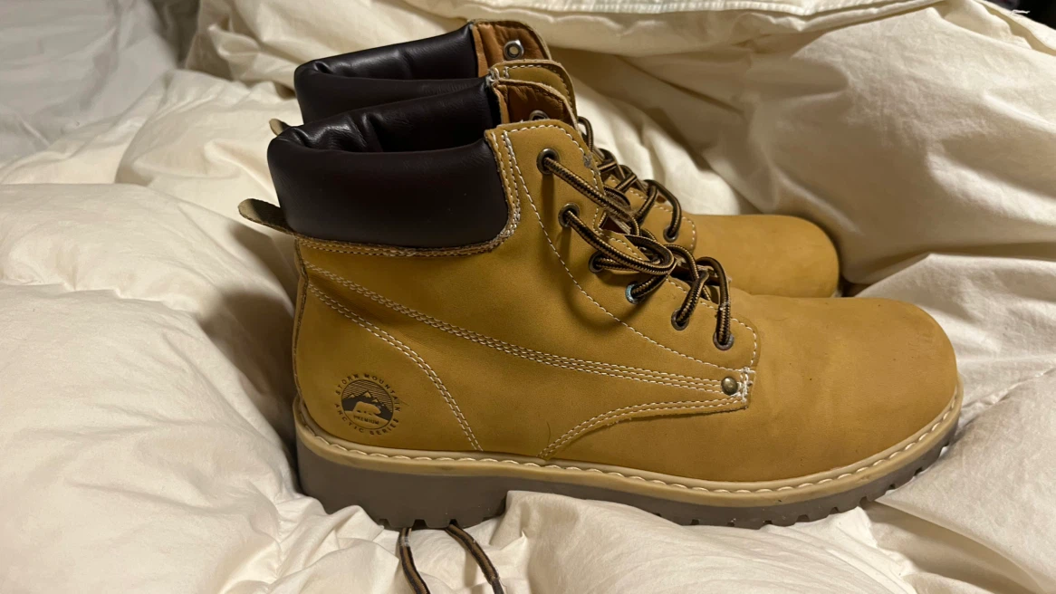 New Men timberlands size 9