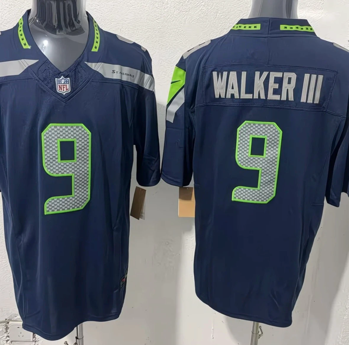Seattle Seahawks NFL Jerseys Size Medium - photo 3