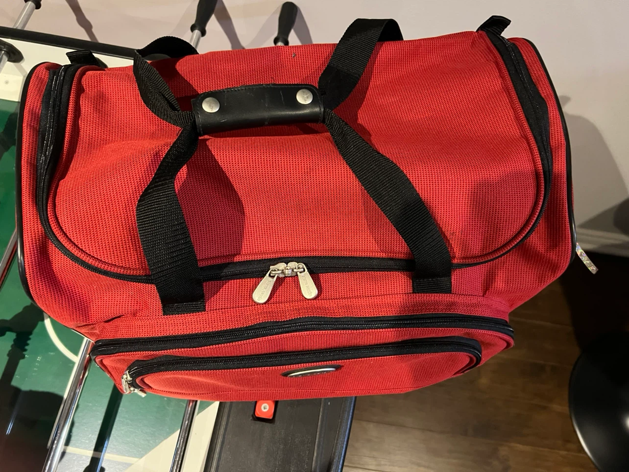 Pierre Cardin Red Duffel Bag - photo 2