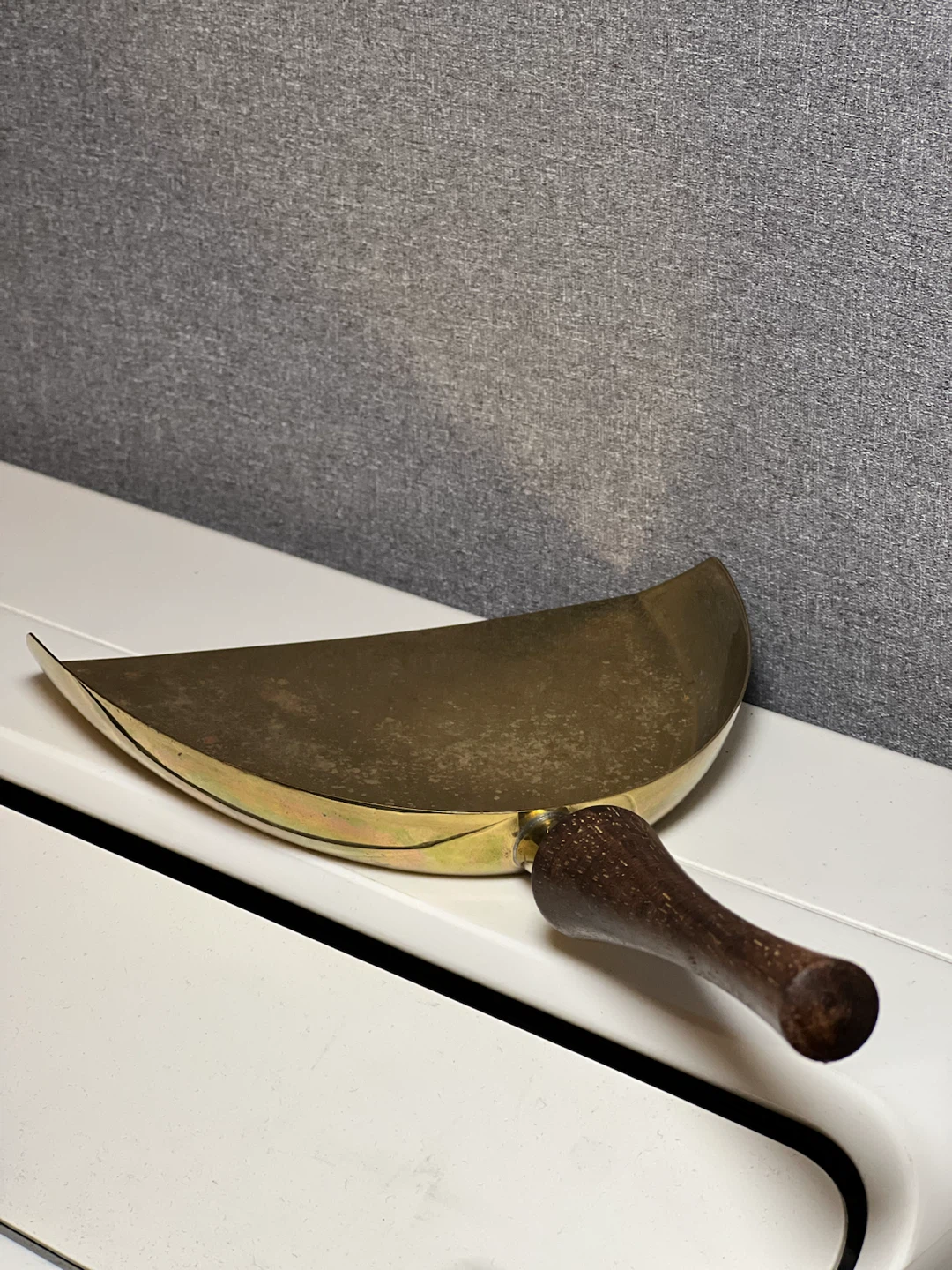 Vintage Brass Crumb Scoop Dustpan with Wood Handle Made in Italy - photo 3