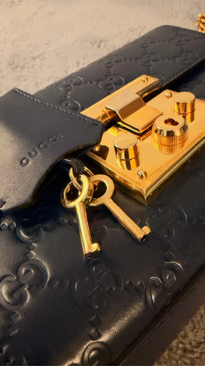 Gucci Signature Padlock Shoulder Bag - photo 2