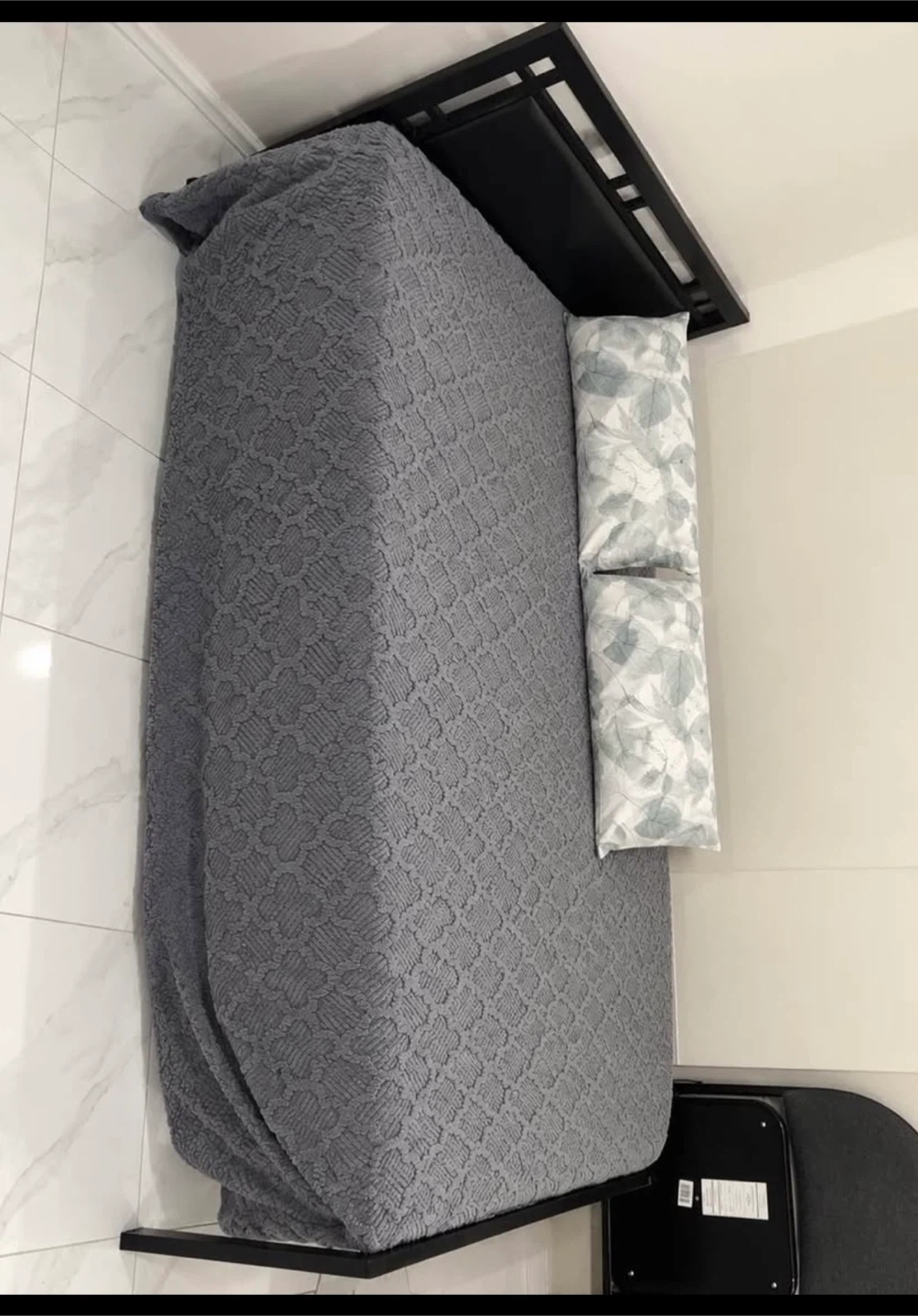 Black Metal twin Bed Frame with mattress